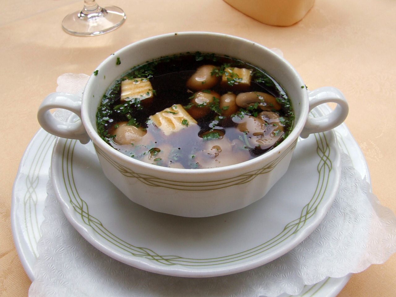 WildkraftbrüHe Mit KlößChen - Rezepte Suchen